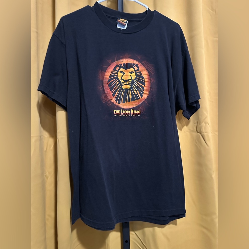 THE LION KING THE BROADWAY MUSICAL SHORT SLEEVE TEE UNISEX SIZE L T-SHIRT